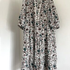 Wrap maxi floral flowy dress! Fits size 6-10